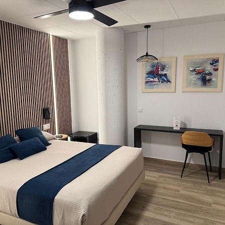 Pension Rovior Calafell Esterno foto