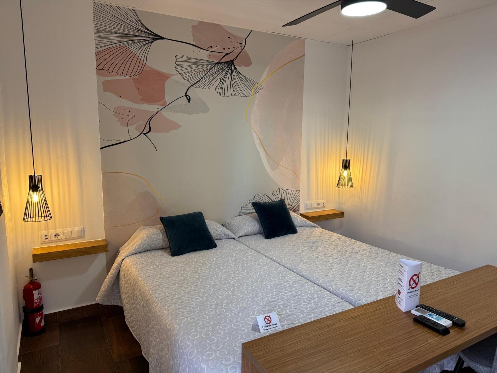 Pension Rovior Calafell Esterno foto